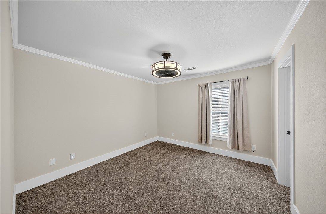 1221 Chancery Lane, Cave Springs, AR 72718