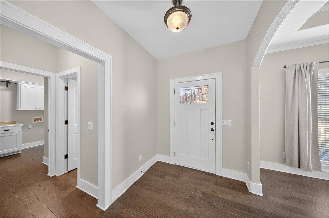 1221 Chancery Lane, Cave Springs, AR 72718