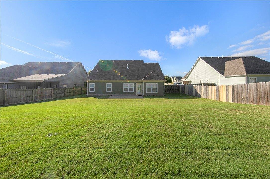 1221 Chancery Lane, Cave Springs, AR 72718