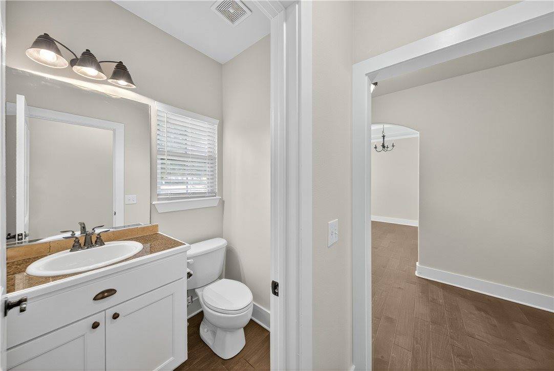 1221 Chancery Lane, Cave Springs, AR 72718