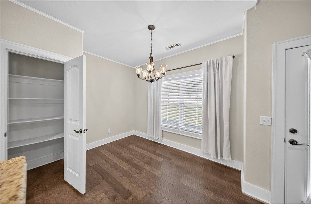 1221 Chancery Lane, Cave Springs, AR 72718