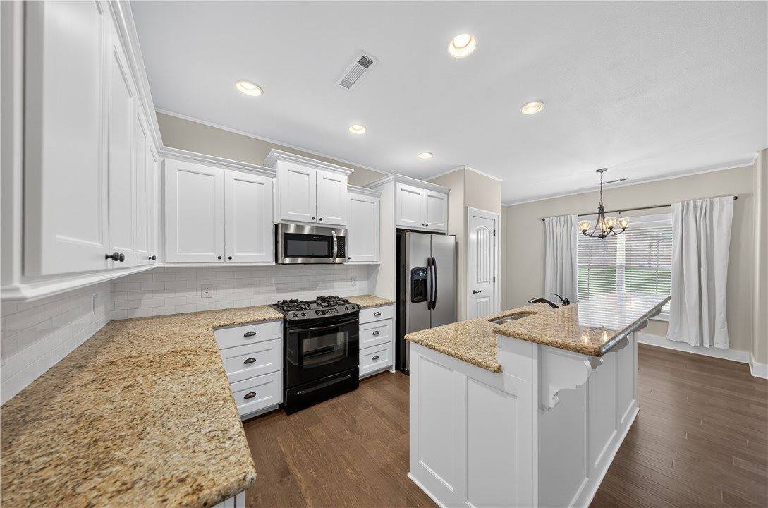 1221 Chancery Lane, Cave Springs, AR 72718