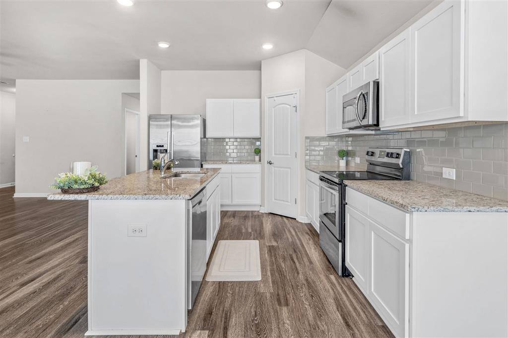 1075 South Berryvine Ln Lane, Lake Charles, LA 70611