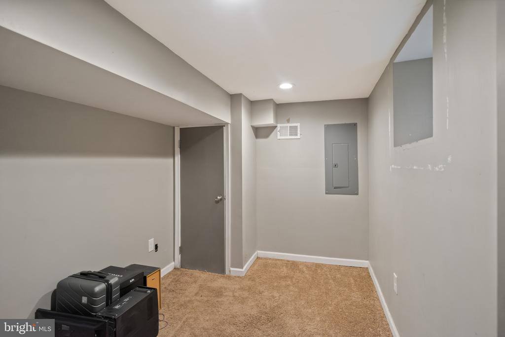 3812 Flowerton Road, Baltimore, MD 21229