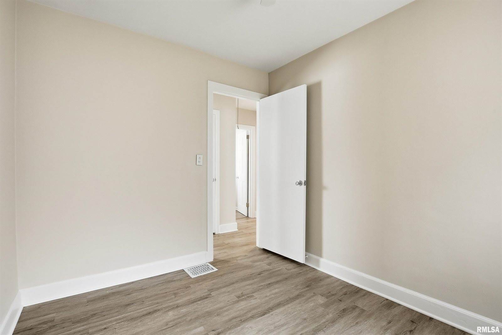 2639 Whitewood Avenue, Davenport, IA 52802