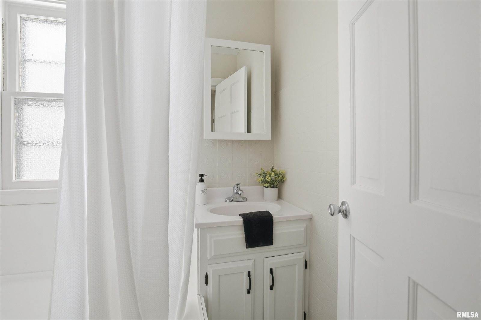 2639 Whitewood Avenue, Davenport, IA 52802