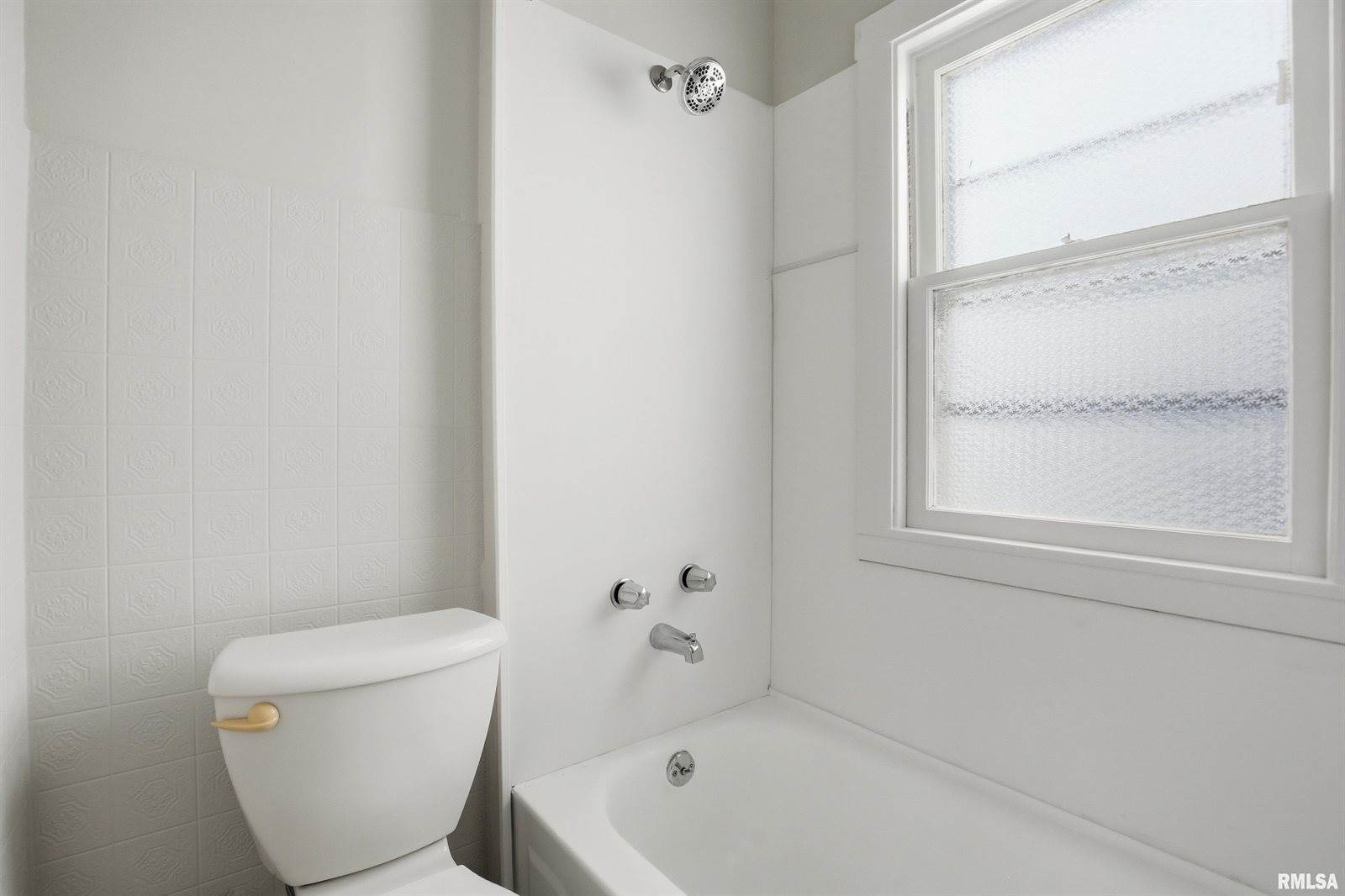 2639 Whitewood Avenue, Davenport, IA 52802