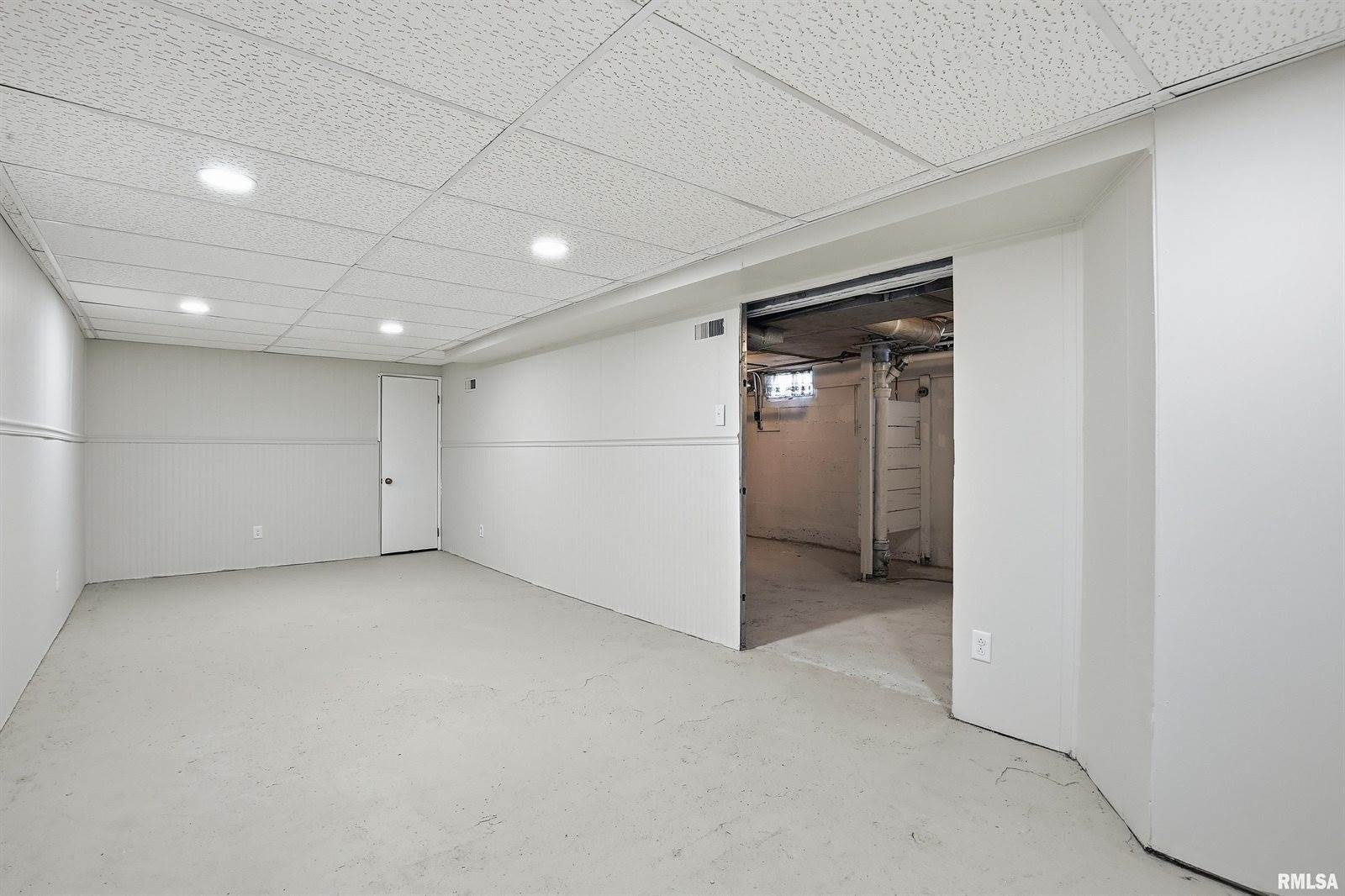 2639 Whitewood Avenue, Davenport, IA 52802