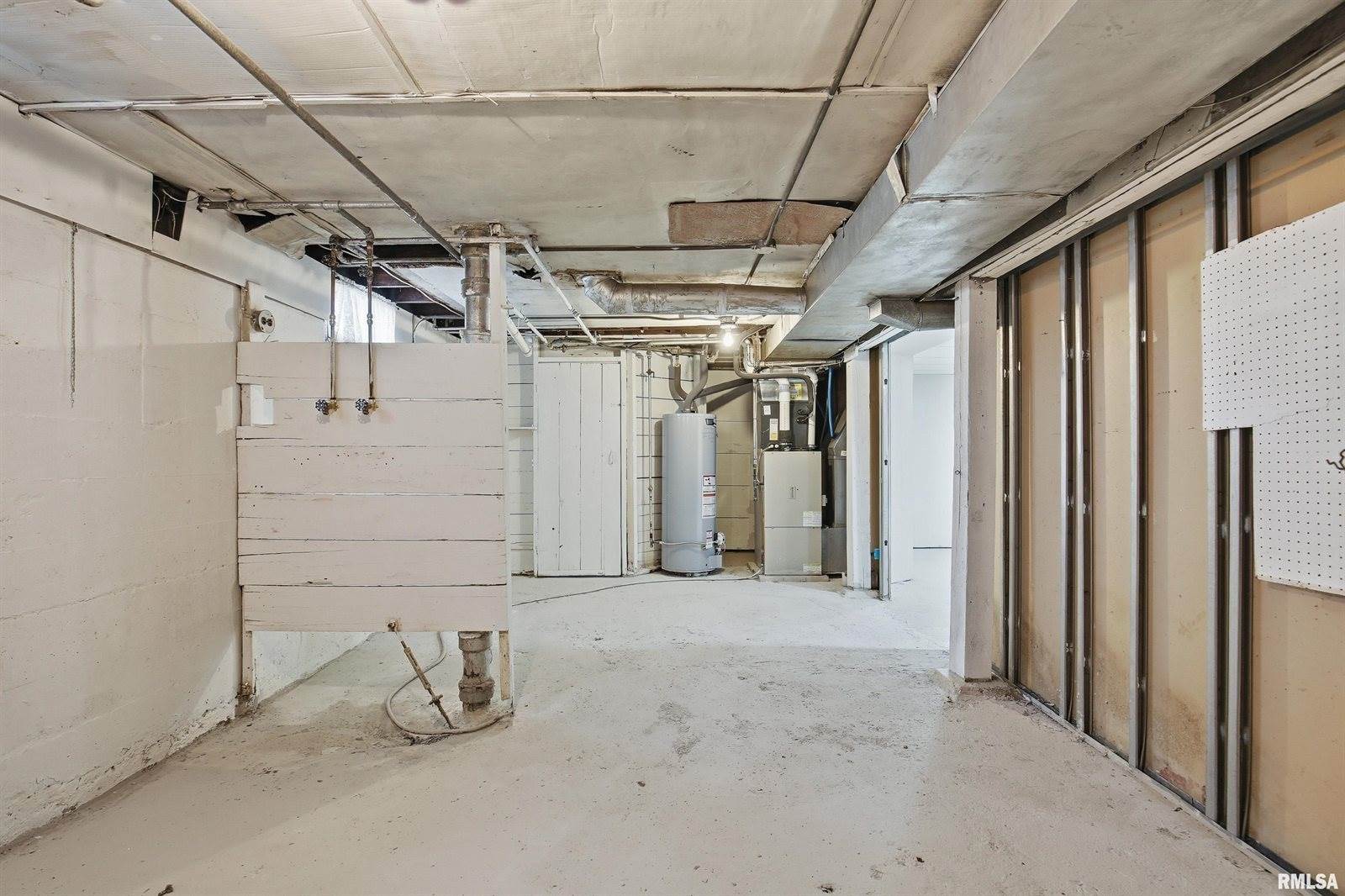 2639 Whitewood Avenue, Davenport, IA 52802