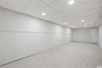 2639 Whitewood Avenue, Davenport, IA 52802