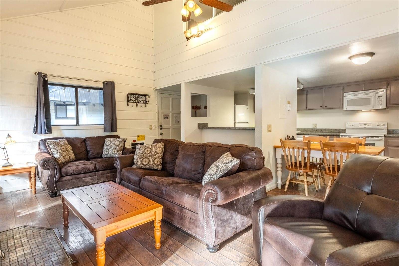 2289 Sierra Nevada Road #C-8, Mammoth Lakes, CA 93546