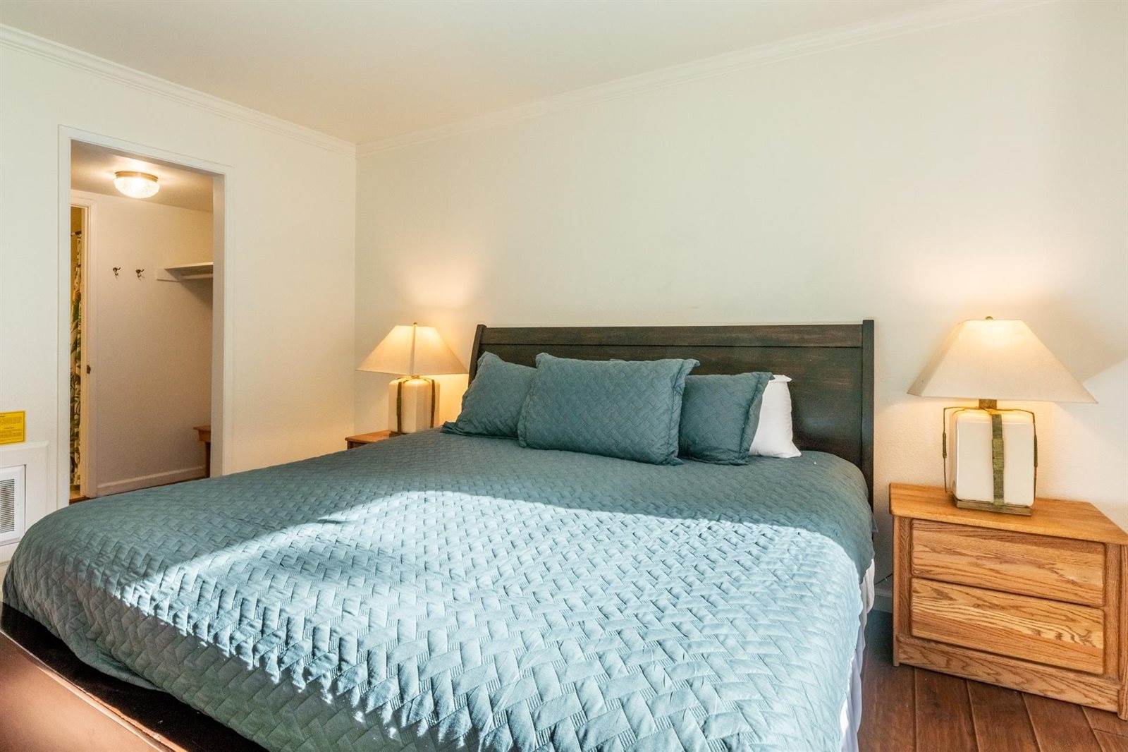 2289 Sierra Nevada Road #C-8, Mammoth Lakes, CA 93546