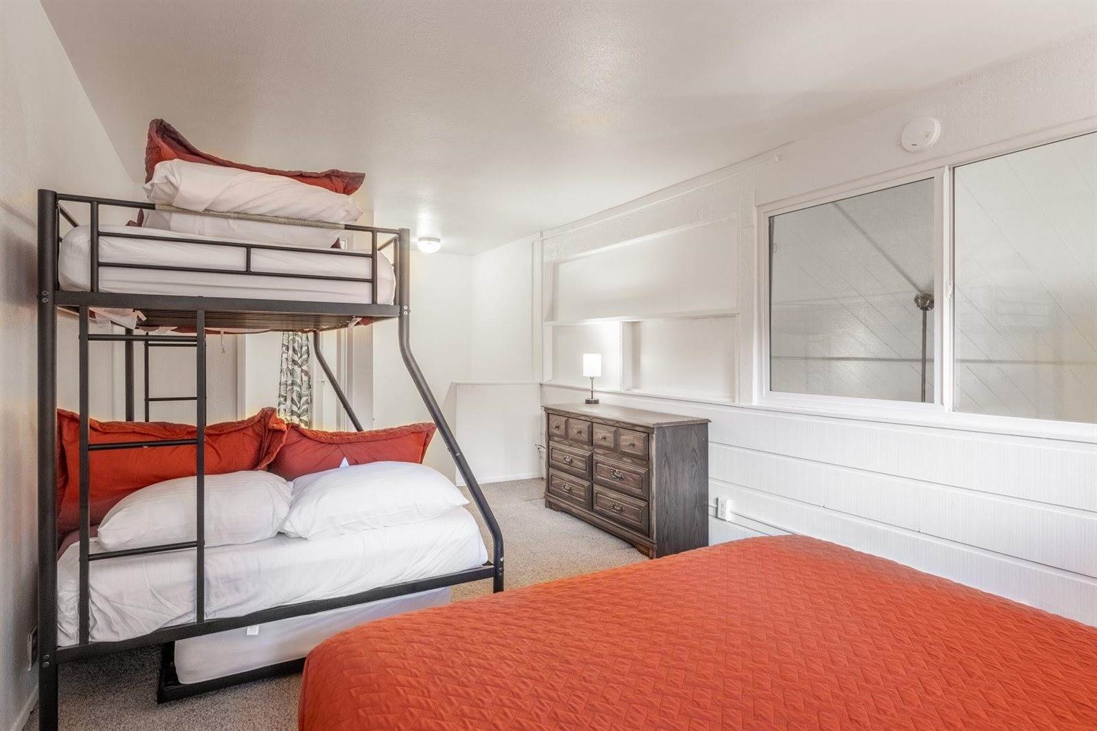 2289 Sierra Nevada Road #C-8, Mammoth Lakes, CA 93546