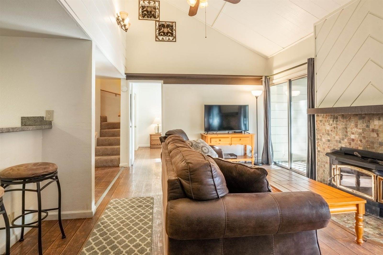 2289 Sierra Nevada Road #C-8, Mammoth Lakes, CA 93546