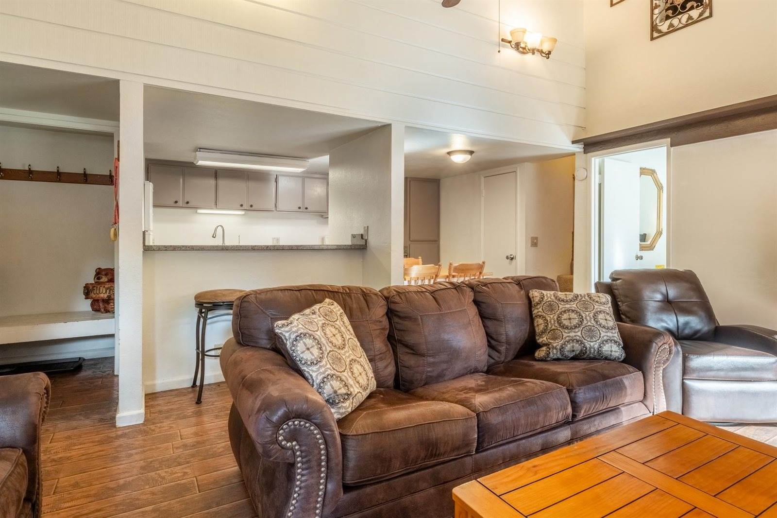 2289 Sierra Nevada Road #C-8, Mammoth Lakes, CA 93546