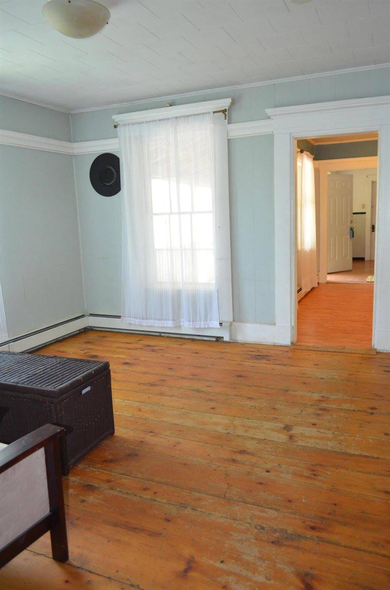 31 Dean Street, Winterport, ME 04496