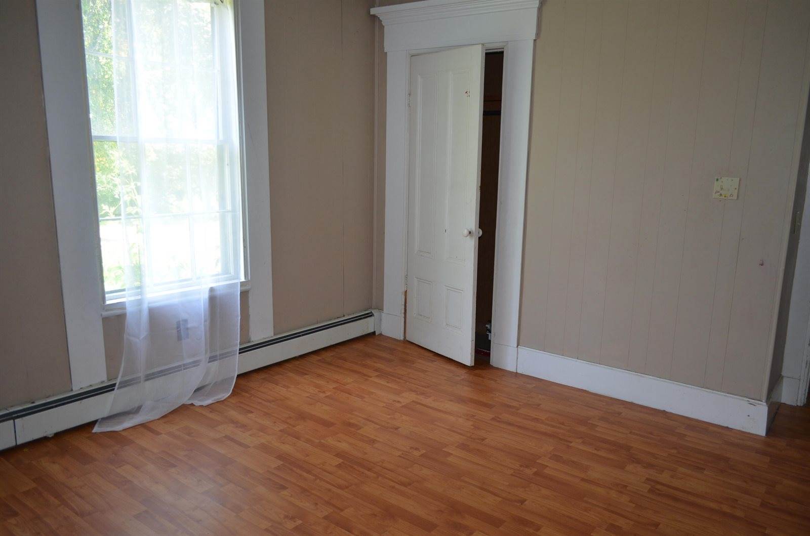 31 Dean Street, Winterport, ME 04496