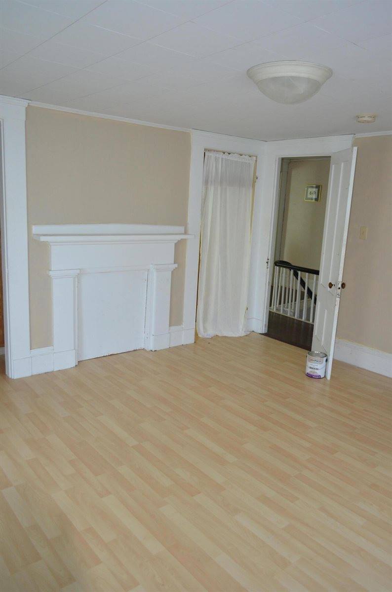 31 Dean Street, Winterport, ME 04496