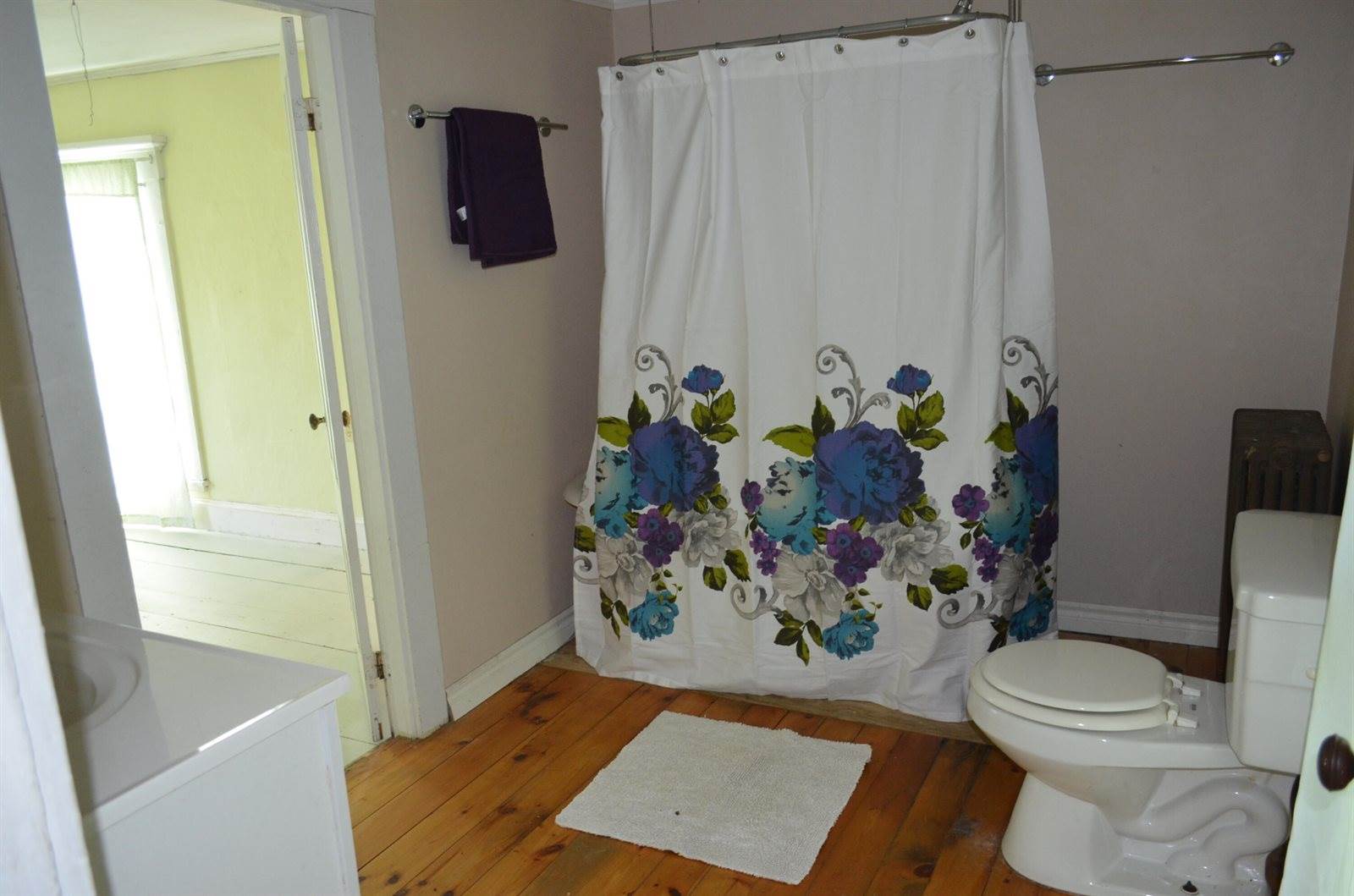 31 Dean Street, Winterport, ME 04496