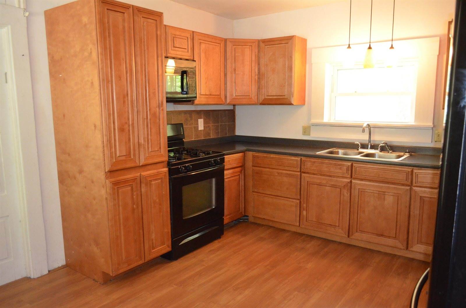 31 Dean Street, Winterport, ME 04496