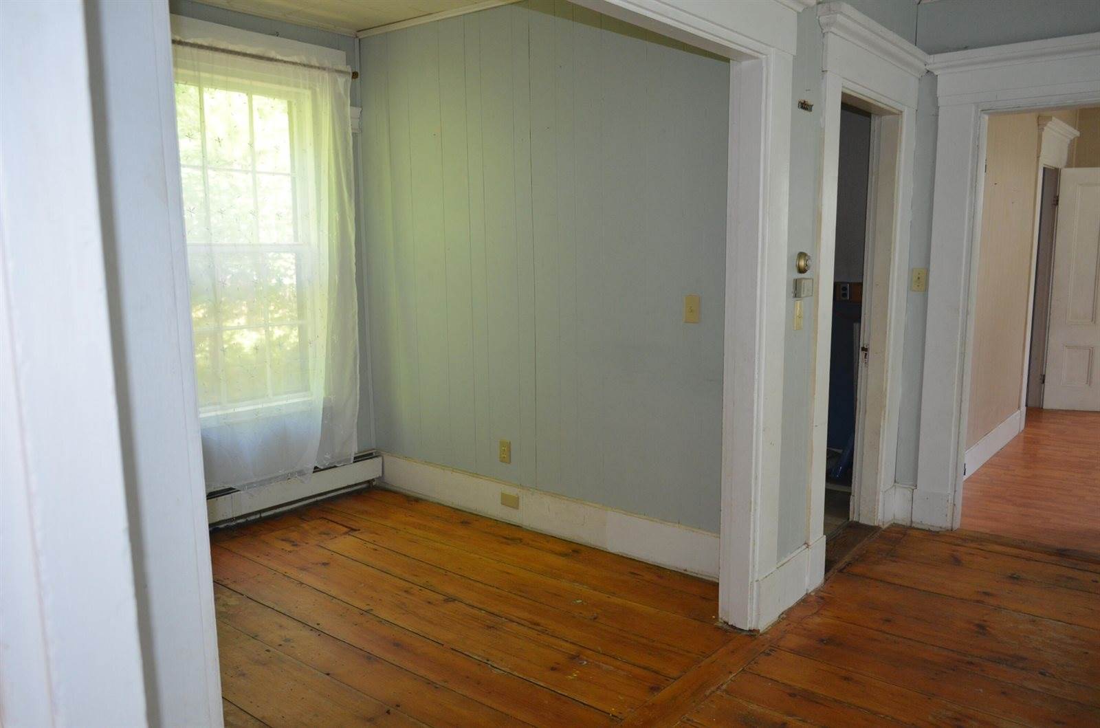 31 Dean Street, Winterport, ME 04496