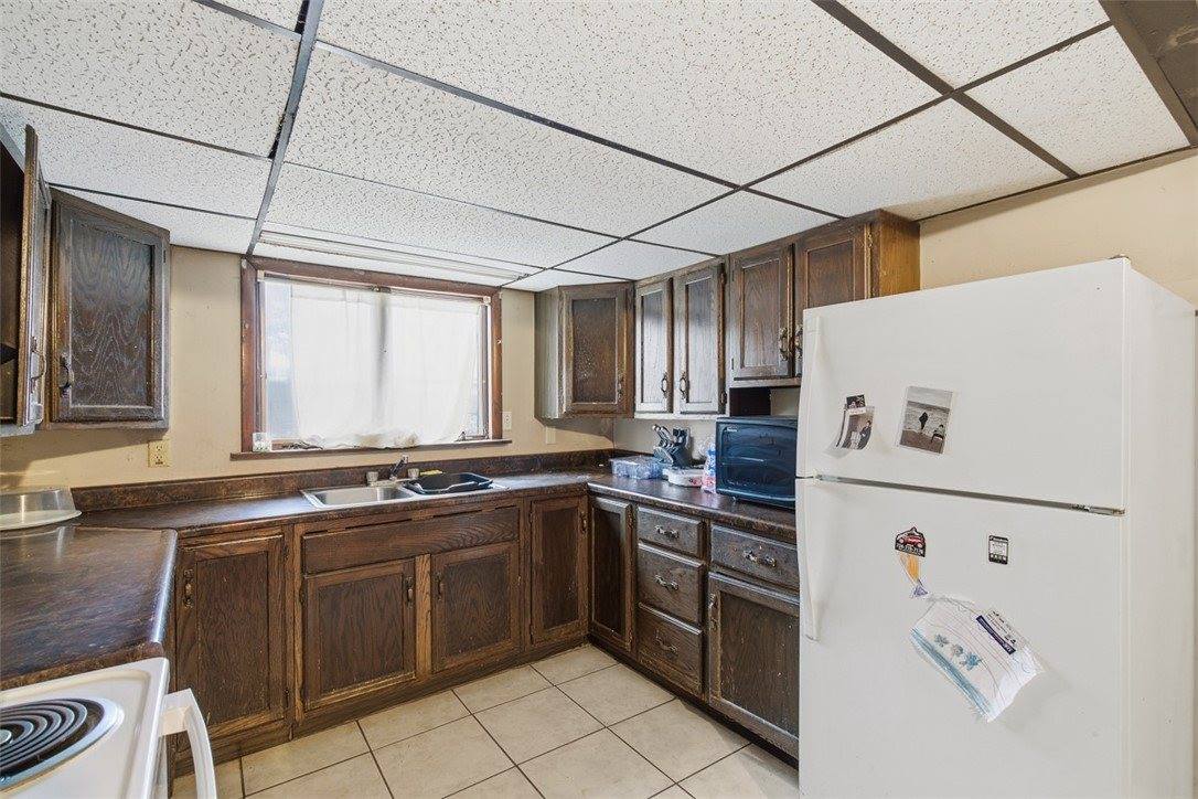 1057 Keene St, Springdale Boro, PA 15144