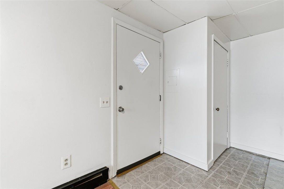 1057 Keene St, Springdale Boro, PA 15144