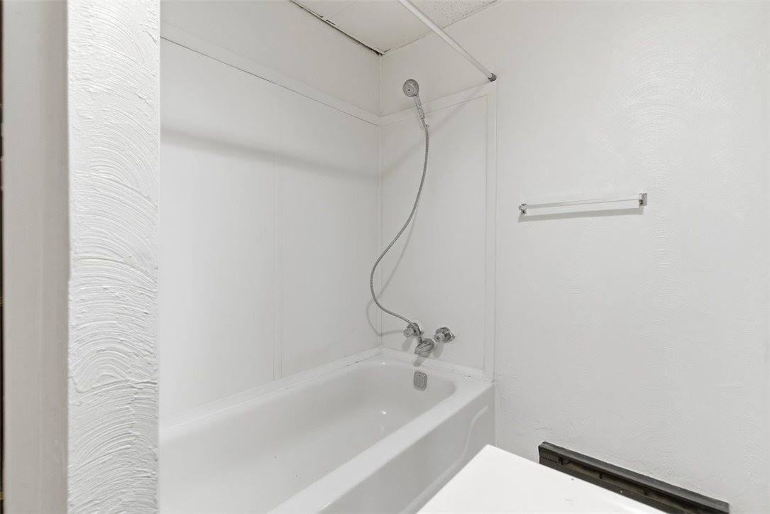 1057 Keene St, Springdale Boro, PA 15144