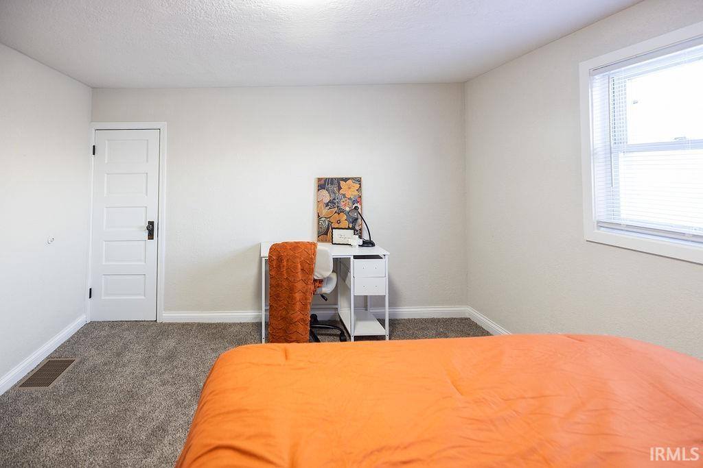 1206 S Madison Street, Muncie, IN 47302