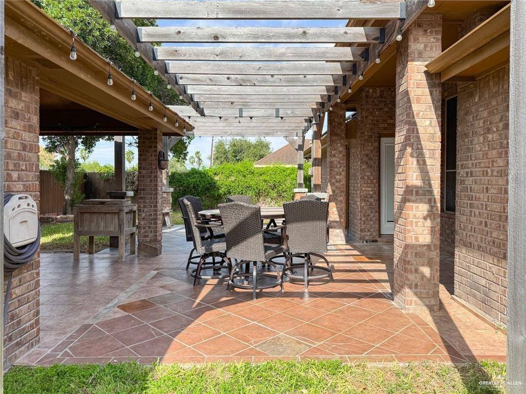 120 South Retama Lane, Weslaco, TX 78596