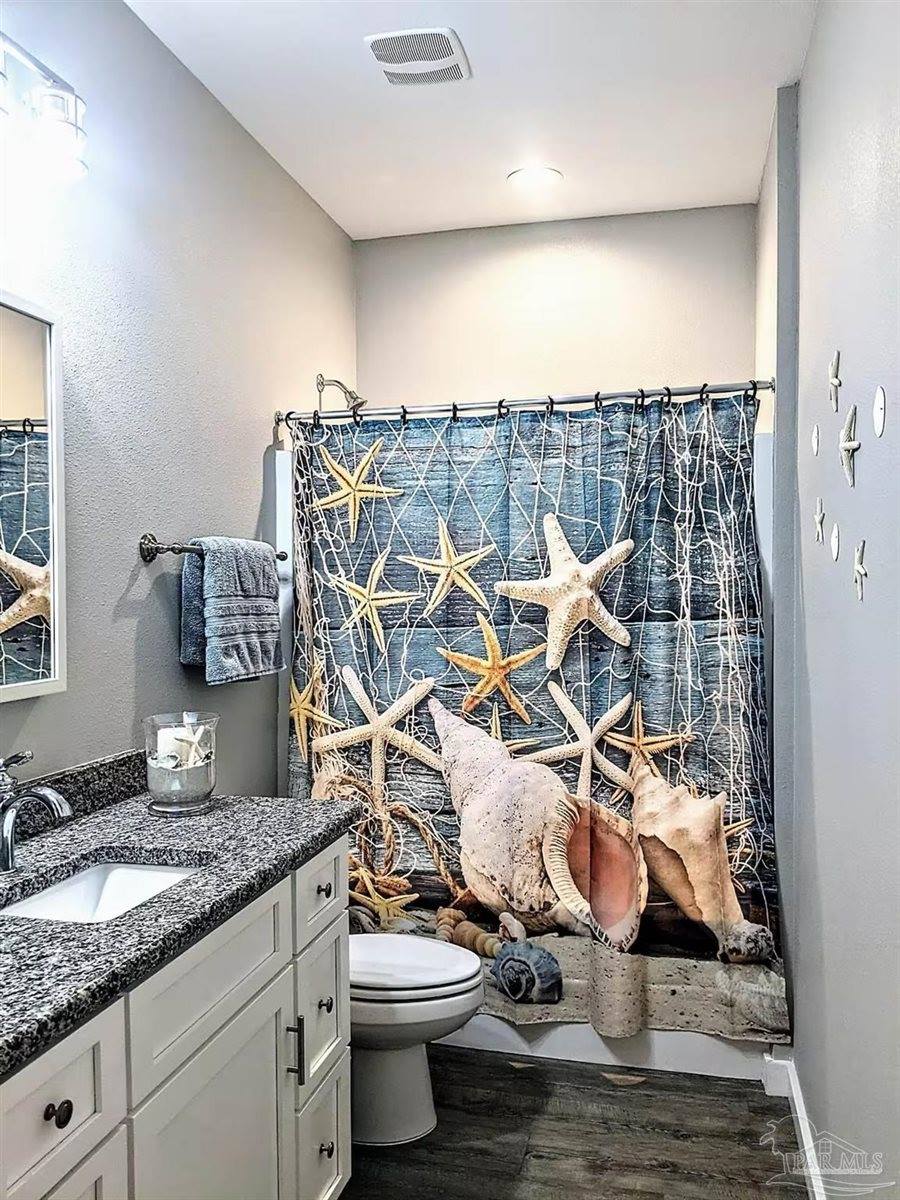 5446 Medina Rd, Pensacola, FL 32507