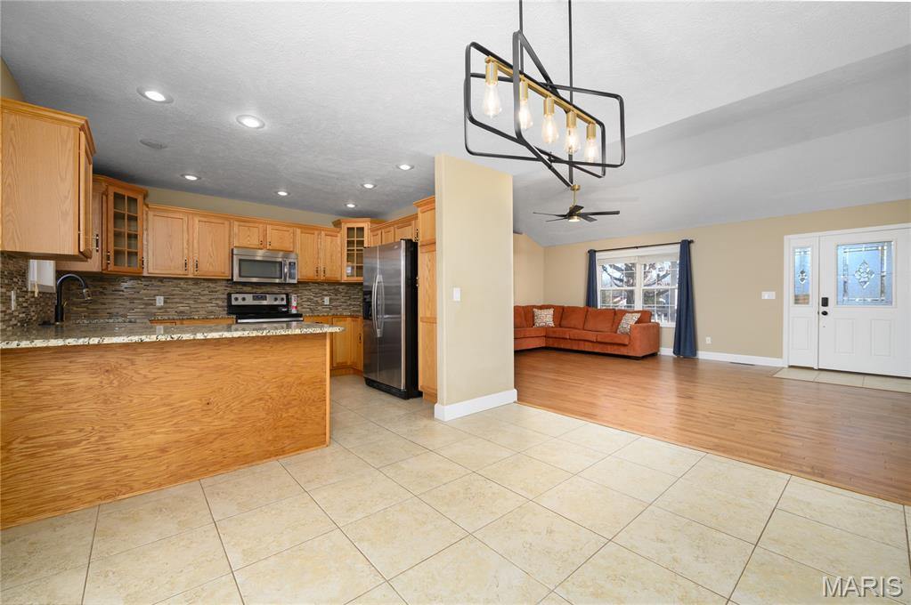 21042 Larson Road, Waynesville, MO 65583