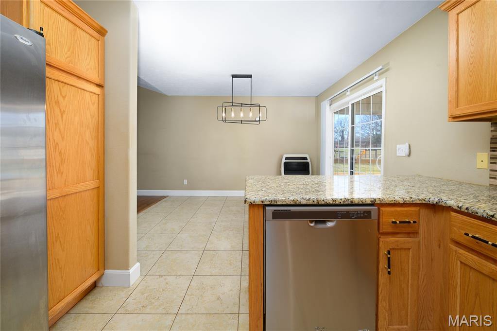 21042 Larson Road, Waynesville, MO 65583