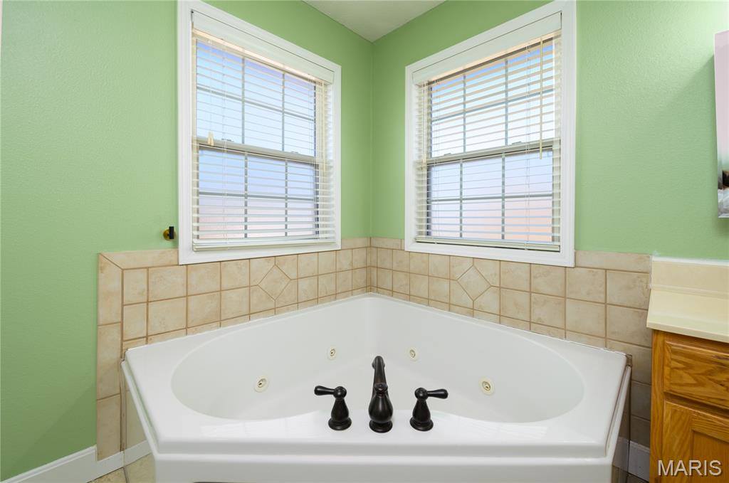 21042 Larson Road, Waynesville, MO 65583