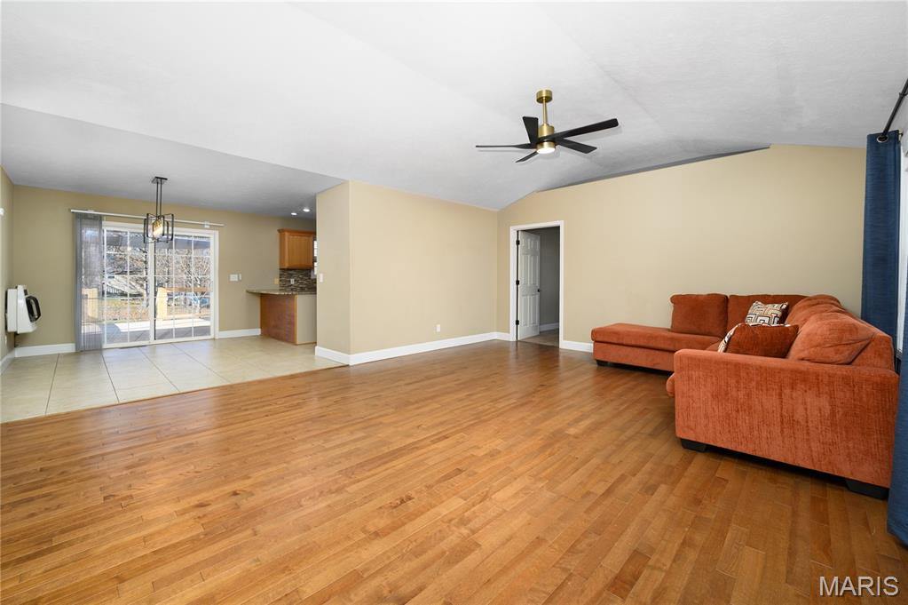 21042 Larson Road, Waynesville, MO 65583