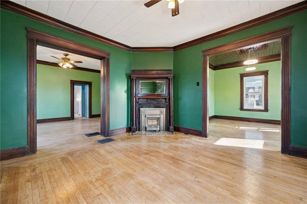 1304 East Pine Street, Harrisonville, MO 64701