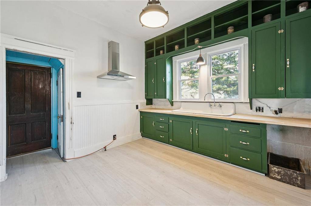 1304 East Pine Street, Harrisonville, MO 64701