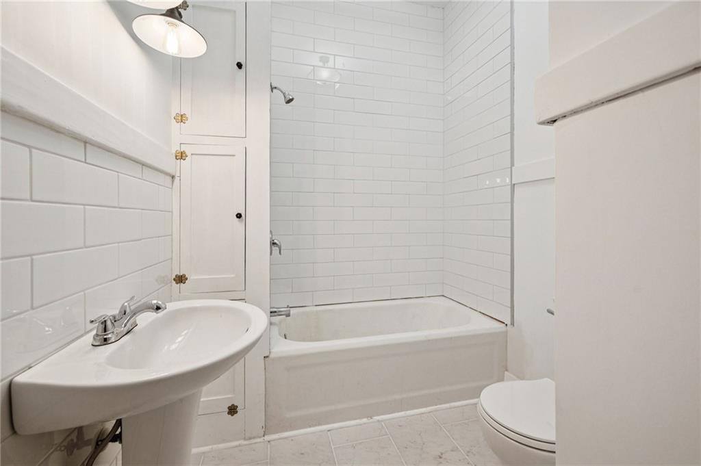 1304 East Pine Street, Harrisonville, MO 64701