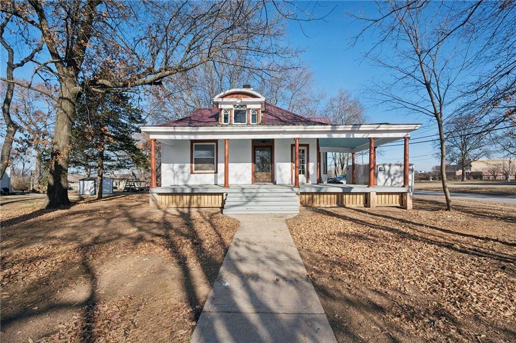 1304 East Pine Street, Harrisonville, MO 64701