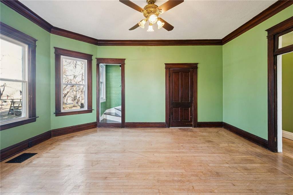 1304 East Pine Street, Harrisonville, MO 64701