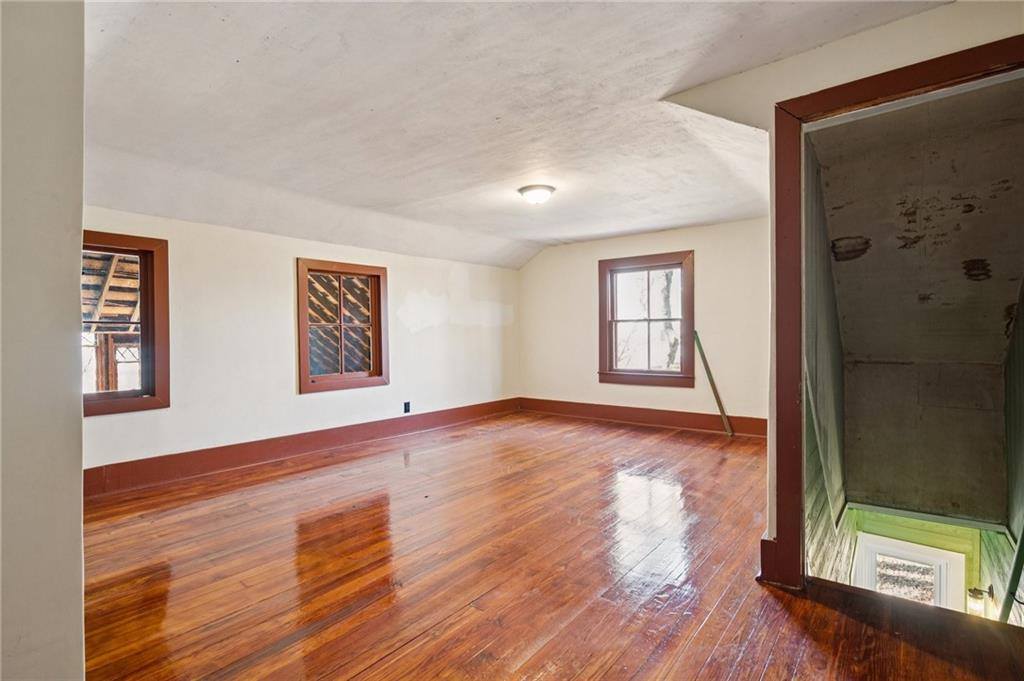 1304 East Pine Street, Harrisonville, MO 64701