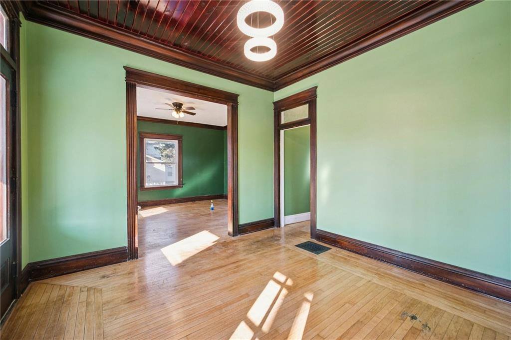 1304 East Pine Street, Harrisonville, MO 64701