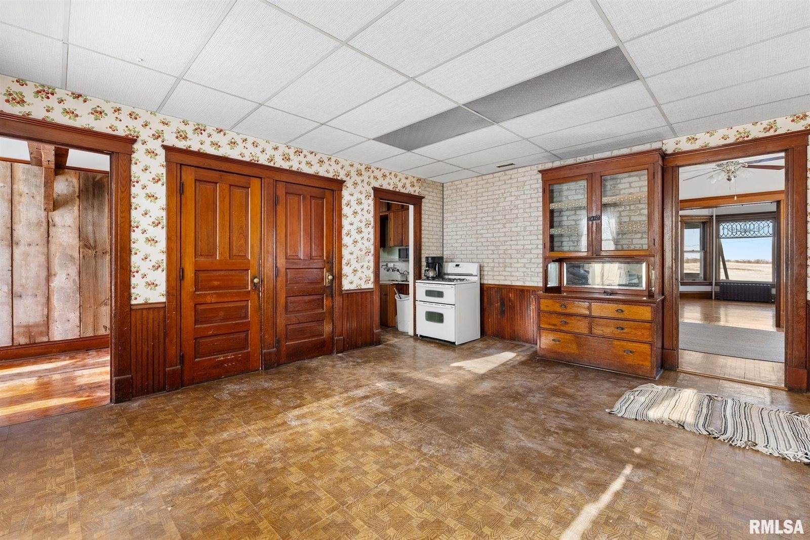 9629 North 1000th Avenue, Cambridge, IL 61238