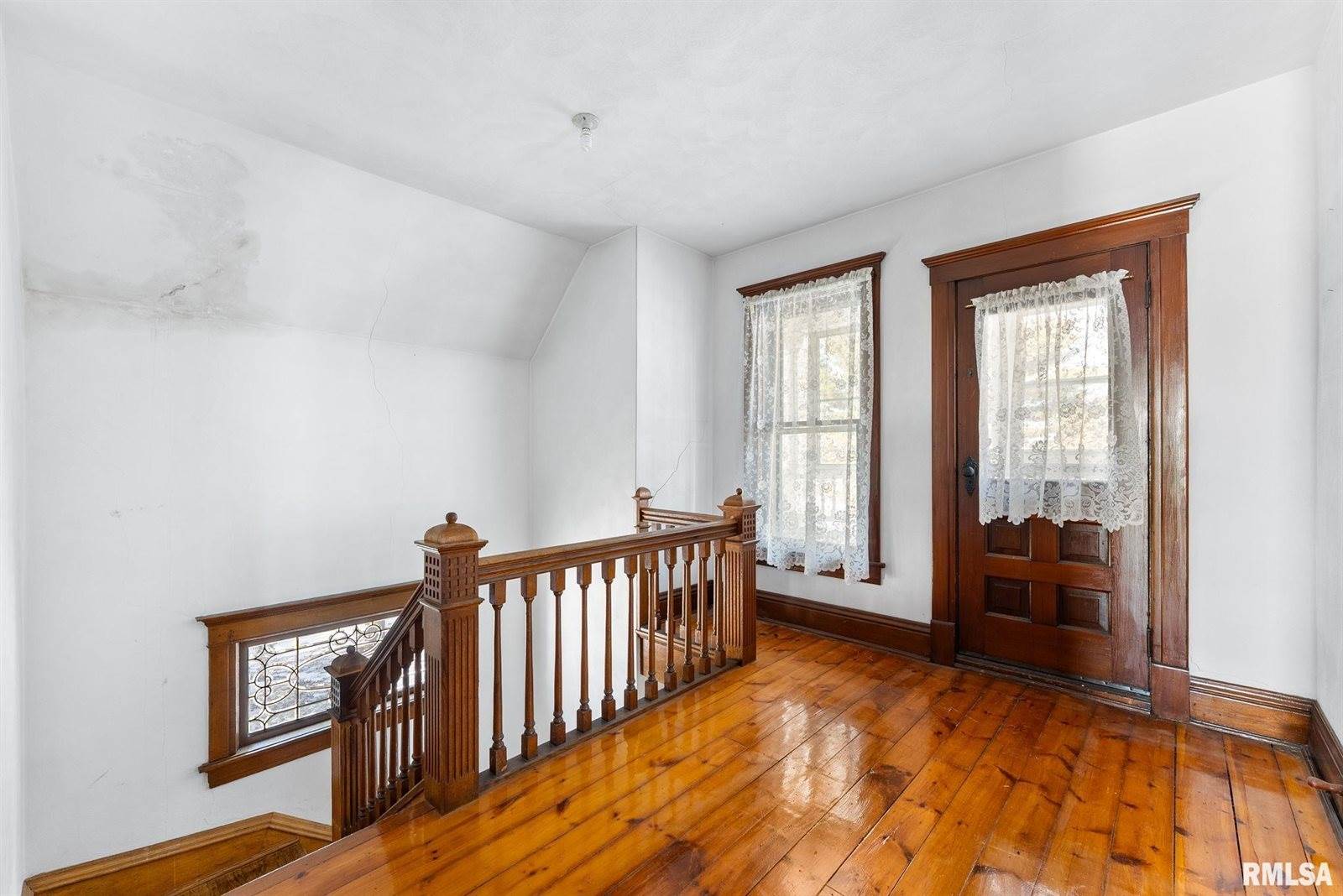 9629 North 1000th Avenue, Cambridge, IL 61238