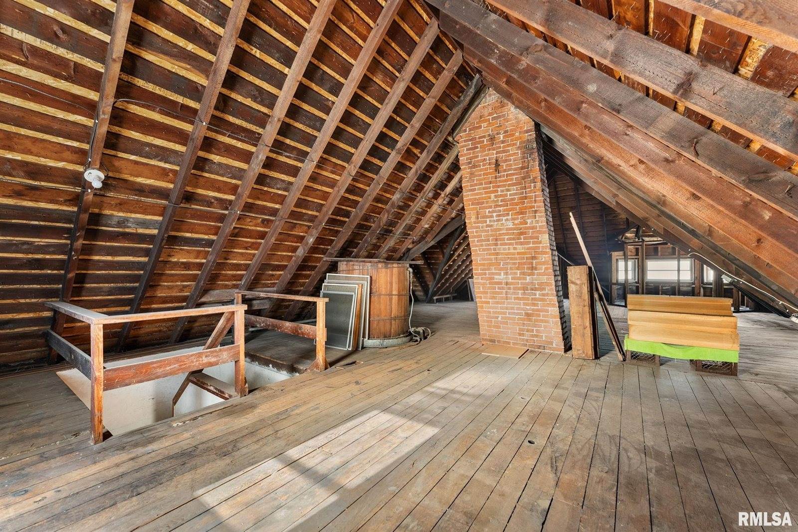 9629 North 1000th Avenue, Cambridge, IL 61238