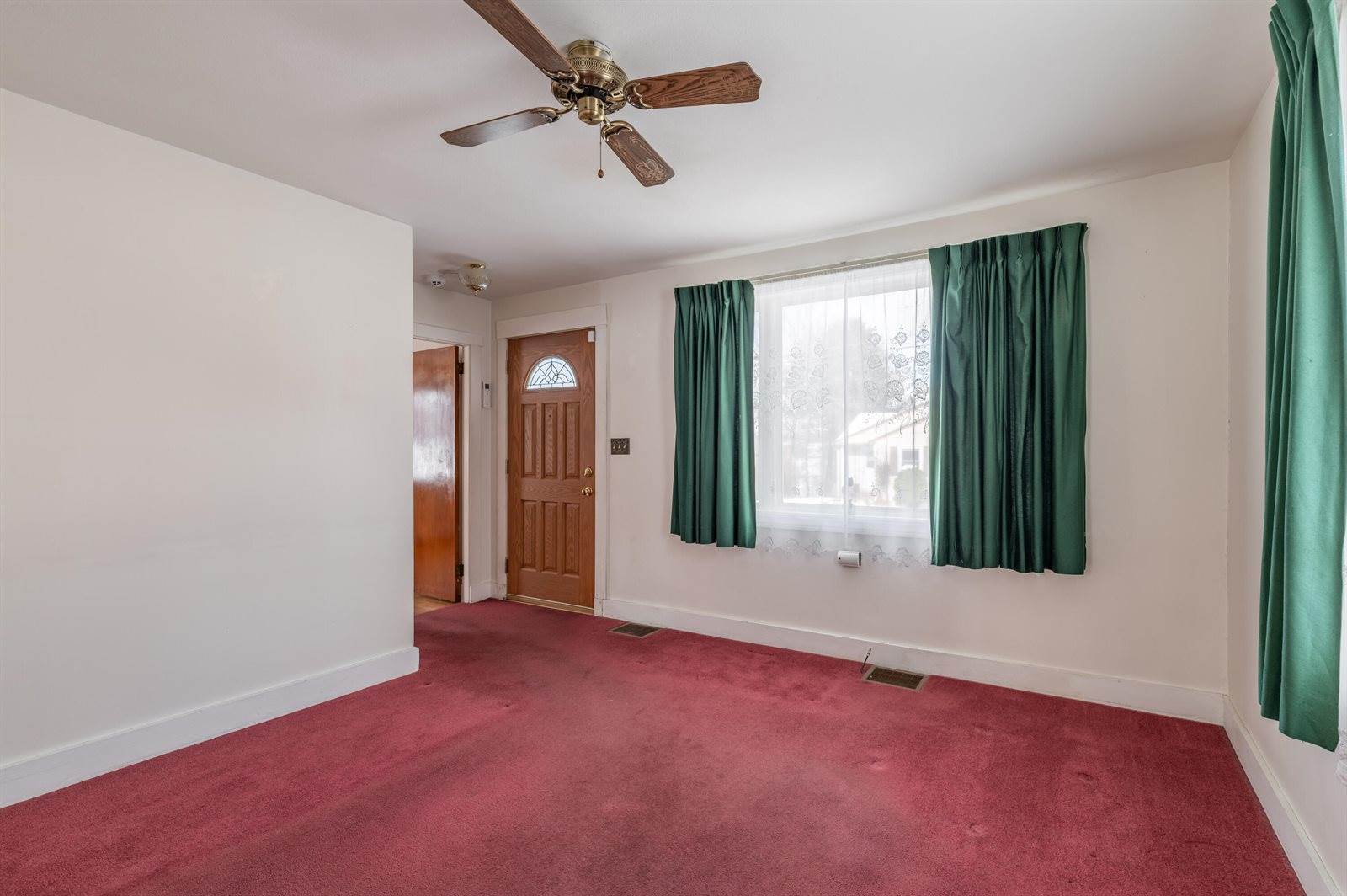 52 Earle Avenue, Bangor, ME 04401