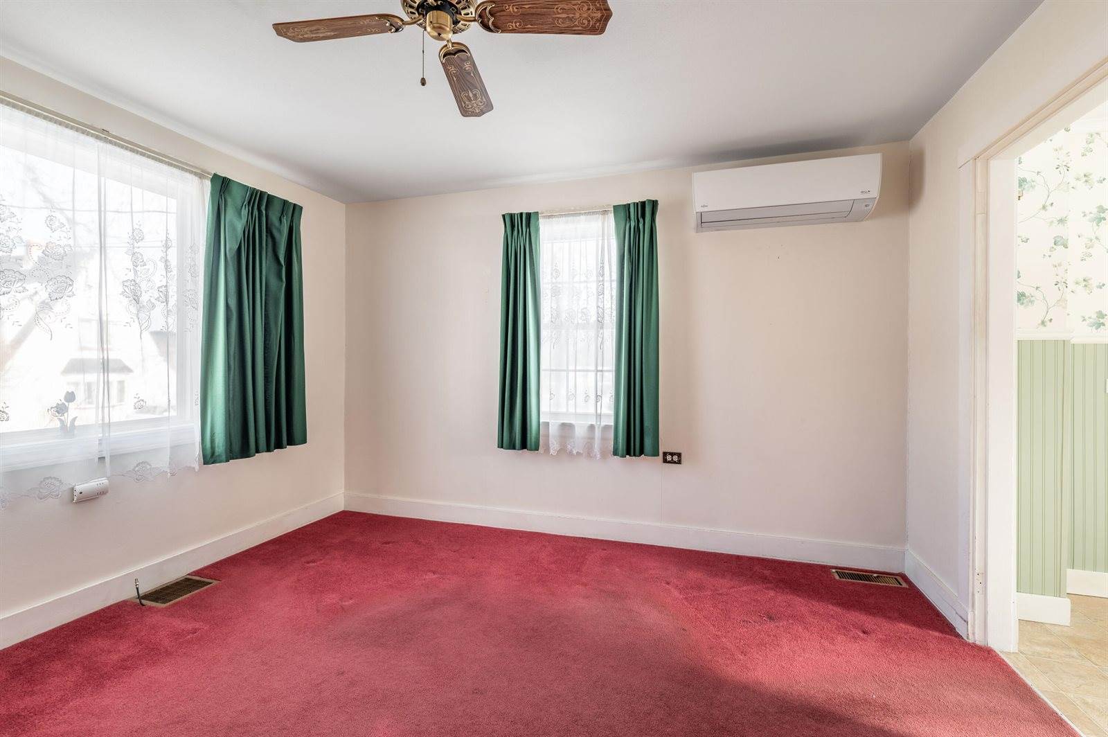 52 Earle Avenue, Bangor, ME 04401