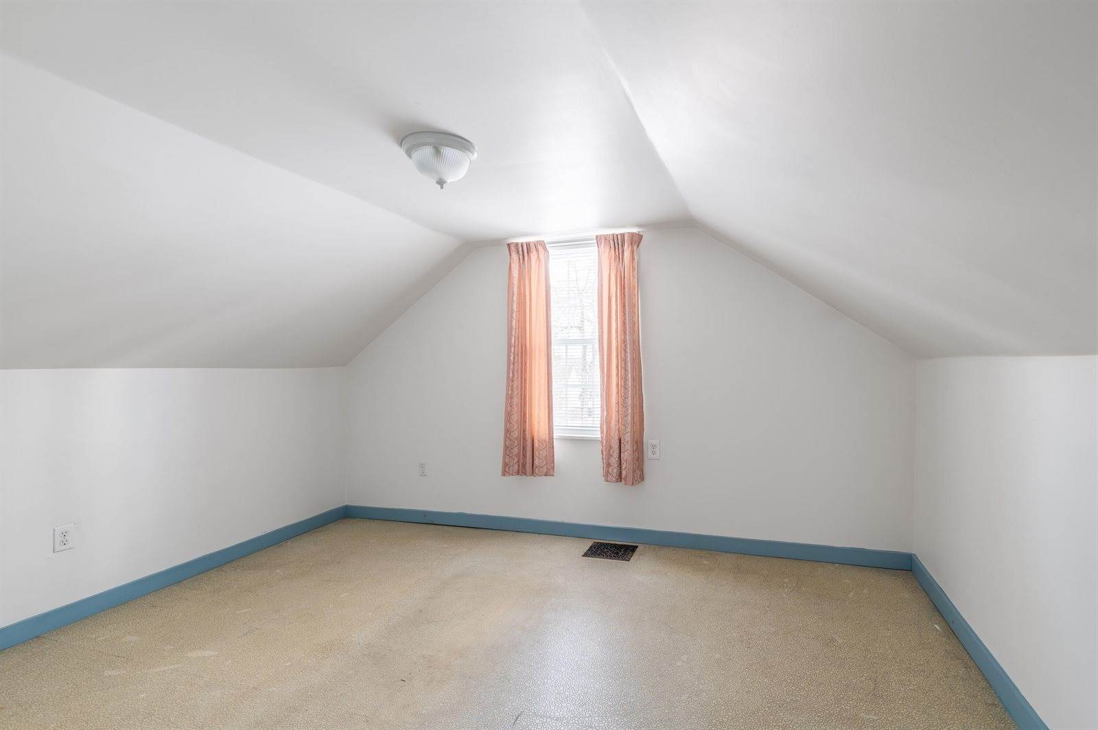 52 Earle Avenue, Bangor, ME 04401