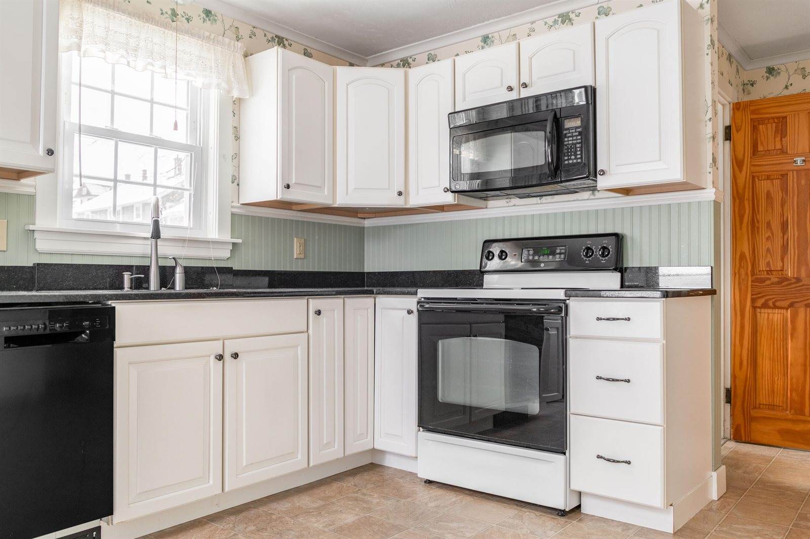 52 Earle Avenue, Bangor, ME 04401