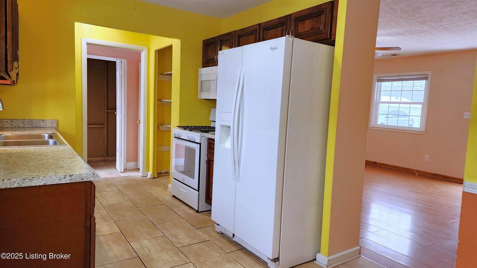 7501 Rutledge Rd, Louisville, KY 40258